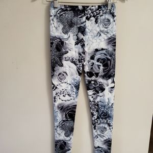 Leggings Floral Blue White Pink Diamond Pattern Stretchy M-L NWOT